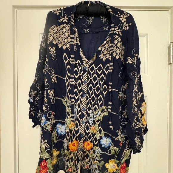 Johnny Was Navy Floral Embroidered Top - Picture 1 of 13